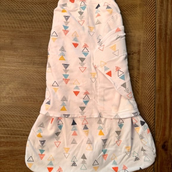 HALO Sleepsack 3-Way Adjustable Swaddle Neutral Triangles - Newborn - Picture 3 of 6